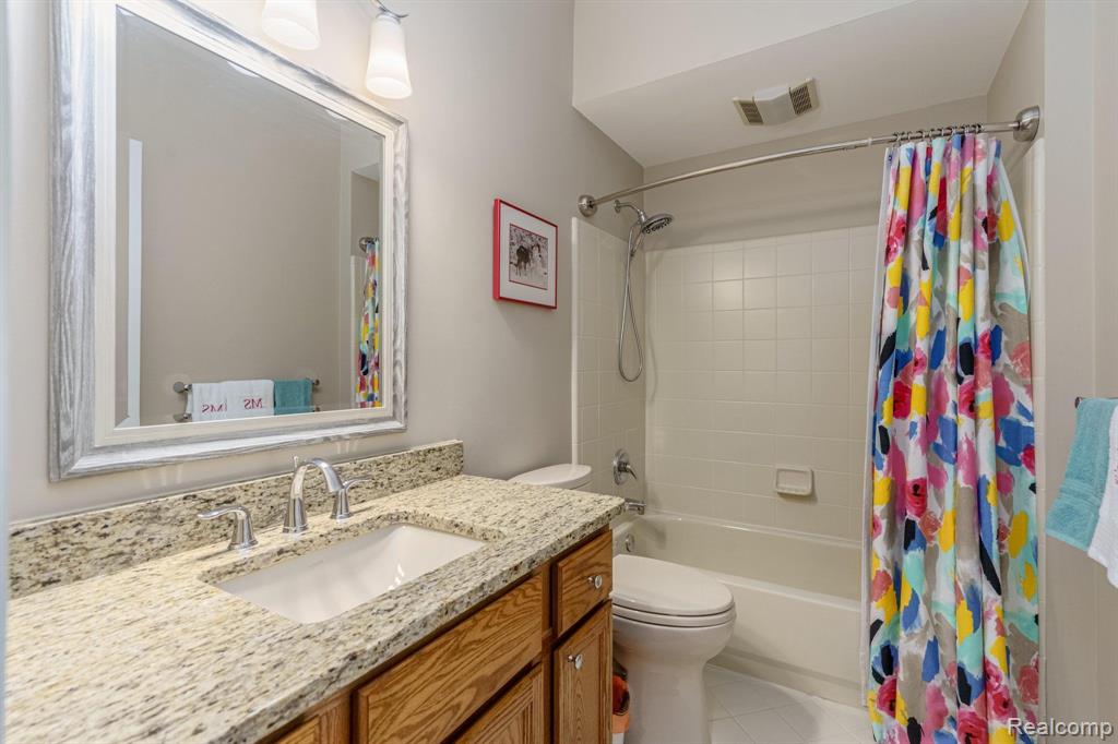 512 WYNGATE Drive, Rochester, MI 48307 — Photo 26