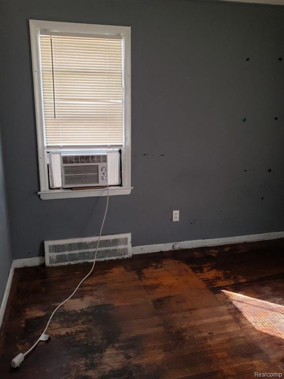 8880 MINOCK Street, Detroit, MI 48228 — Photo 12