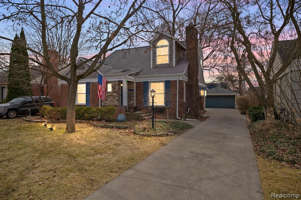 917 CEDARHILL Drive, Royal Oak, MI 48067 — Photo 2