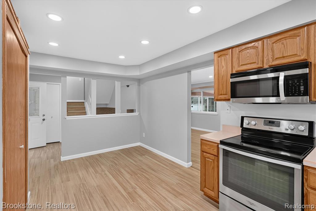 39795 Waldorf Drive, Clinton Twp, MI 48038 — Photo 16