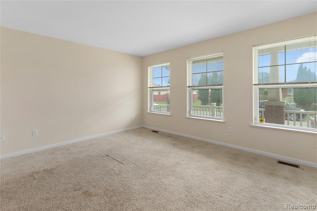 5181 Yemans Street, Hamtramck, MI 48212 — Photo 2