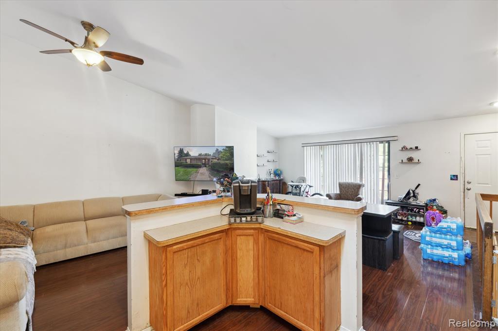 38819 Country Circle, Farmington Hills, MI 48331 — Photo 7