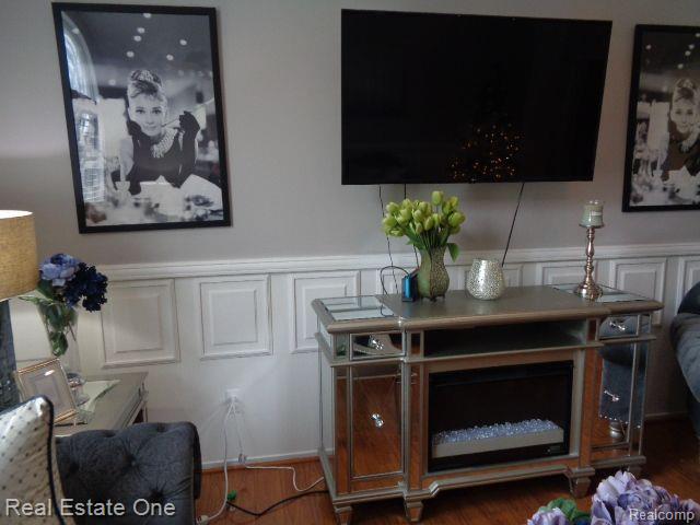29441 LAUREL Drive, Farmington Hills, MI 48331 — Photo 24