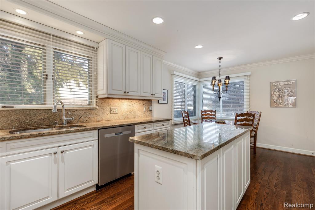 4260 Wabeek Lake Drive S, Bloomfield Hills, MI 48302 — Photo 12