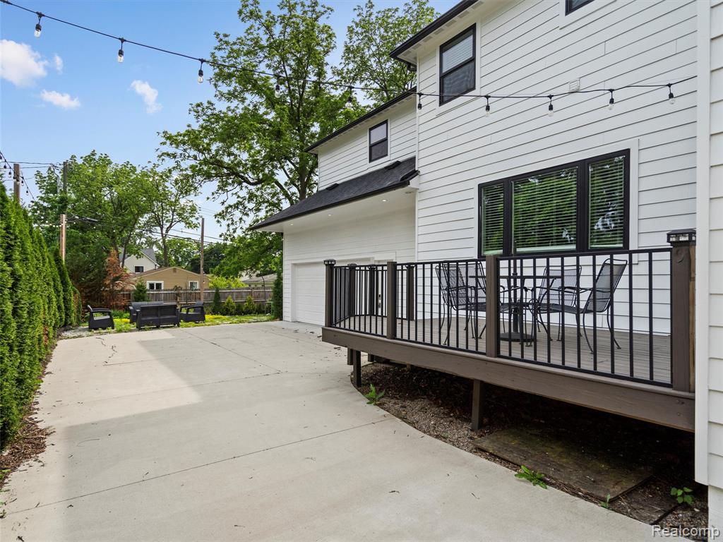 913 Roselawn Drive, Rochester, MI 48307 — Photo 11