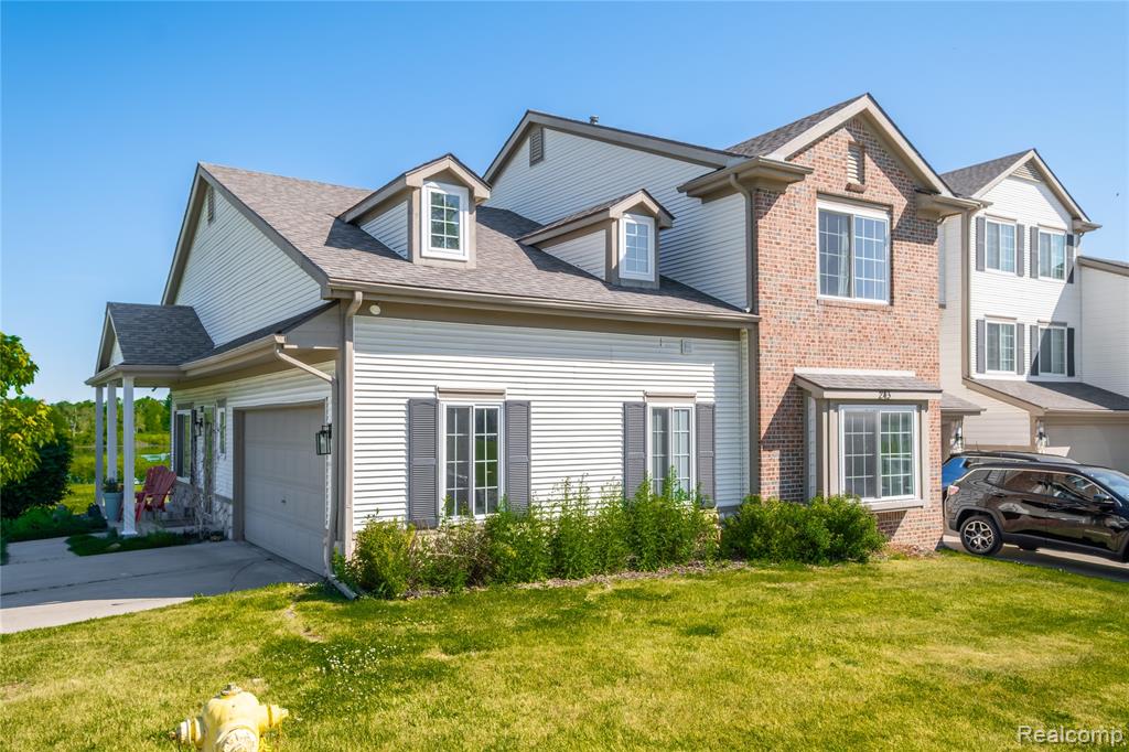 243 Oak Ridge Drive, Pontiac, MI 48341 — front exterior