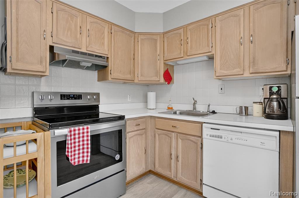 15690 Birwood Avenue, Beverly Hills, MI 48025 — Photo 8