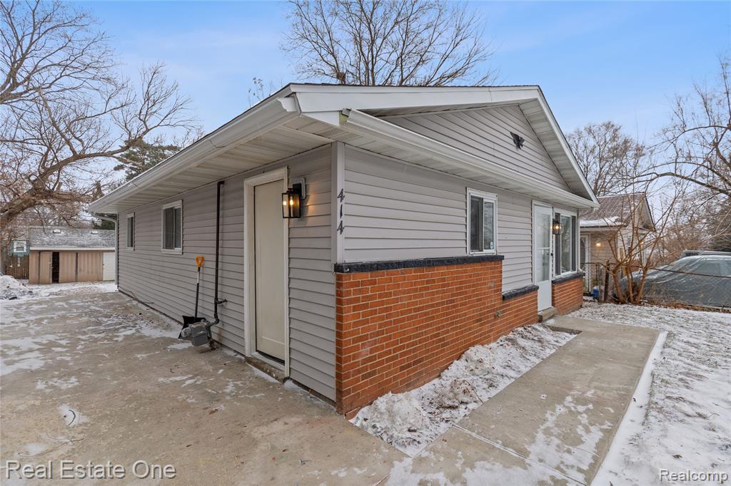 414 Kenilworth Avenue, Pontiac, MI 48342 — Photo 2