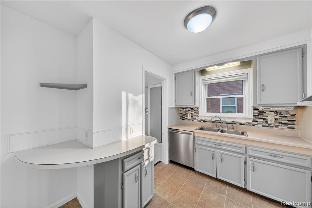 9006 Quandt Avenue, Allen Park, MI 48101 — Photo 16