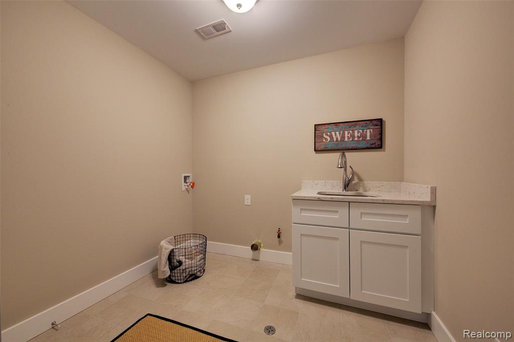 636 BIRKDALE, Howell, MI 48843 — Photo 9