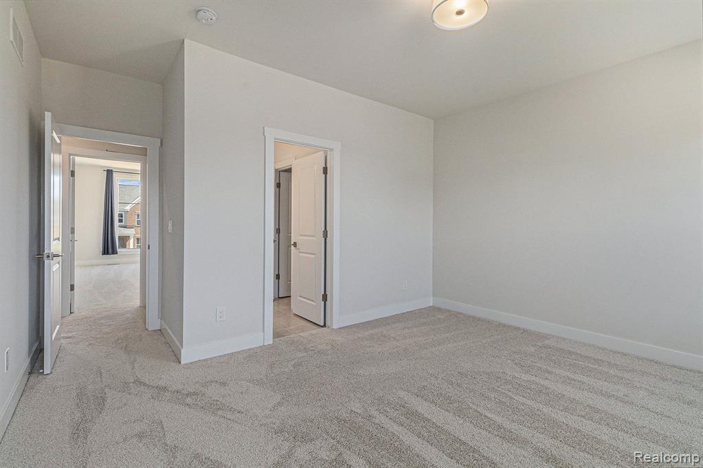 611 PINE Circle, Ann Arbor, MI 48105 — Photo 31
