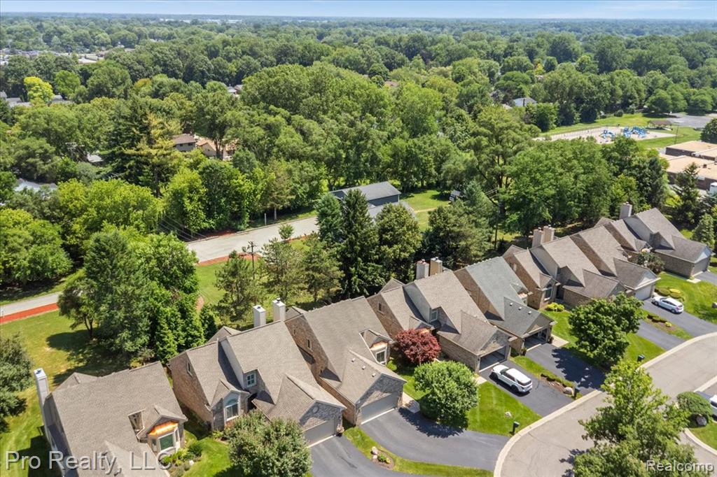 45317 Stonehedge Drive, Plymouth, MI 48170 — Photo 43