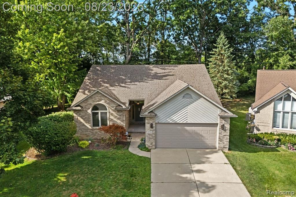 5770 Point Of The Woods Drive, West Bloomfield, MI 48324 — front exterior