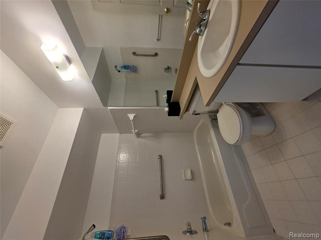 48484 Savoy Court, Utica, MI 48315 — Photo 7