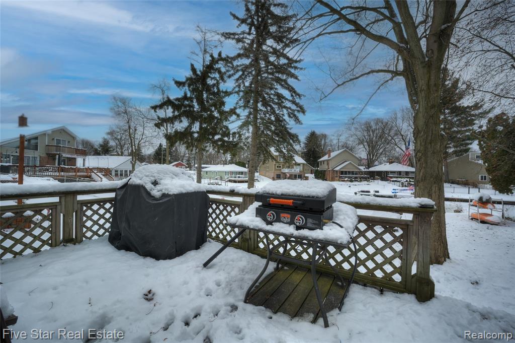 8421 Lagoon Street, Commerce Twp, MI 48382 — Photo 30