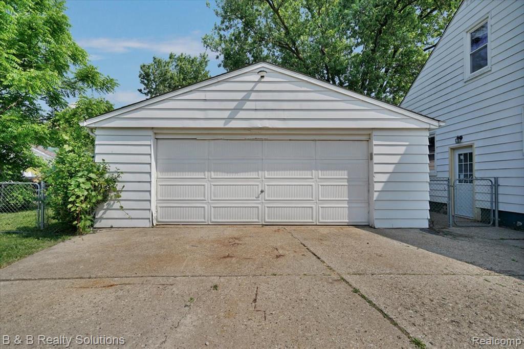61 E Longfellow Avenue, Pontiac, MI 48340 — Photo 19