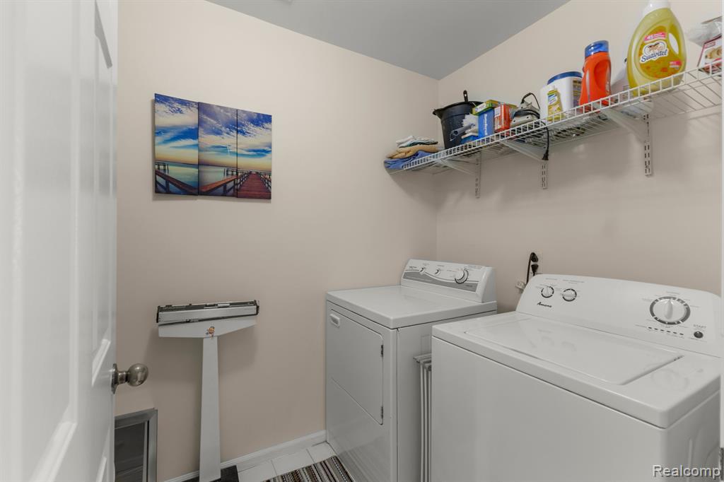 23272 STOFLET Lane, Trenton, MI 48183 — Photo 31