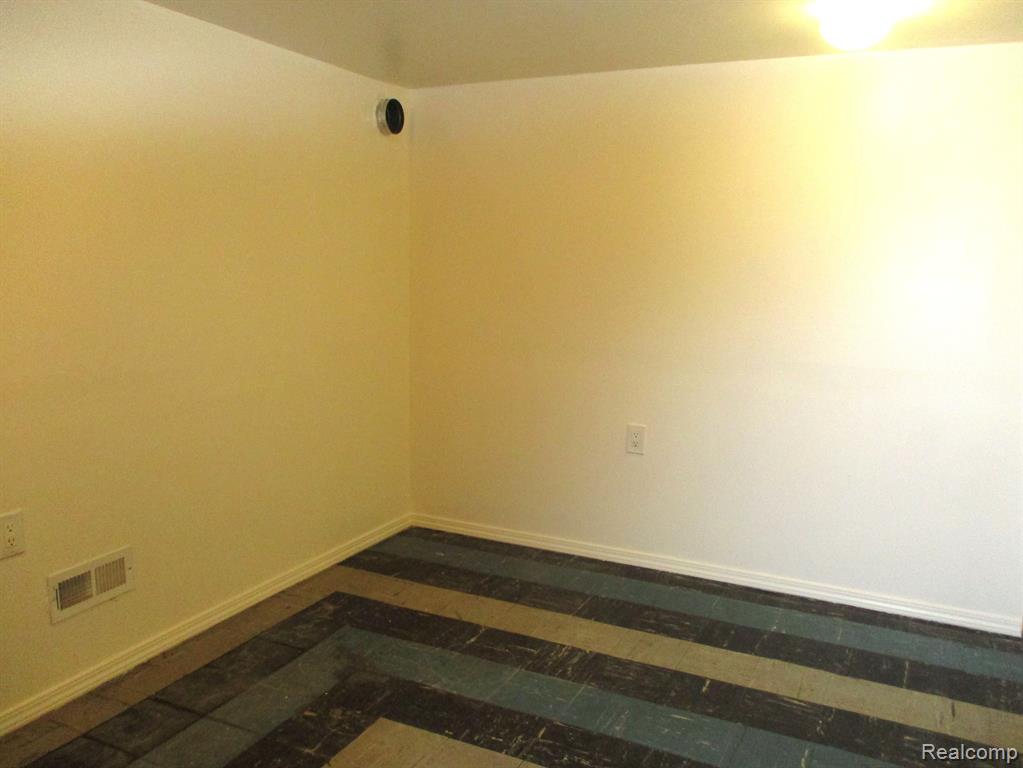 831 CARDWELL Street, Garden City, MI — Photo 18
