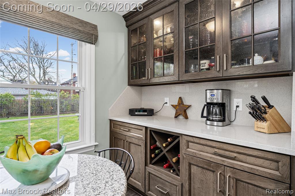938 LAKEPOINTE STREET, Grosse Pointe Park, MI 48230 — Photo 21