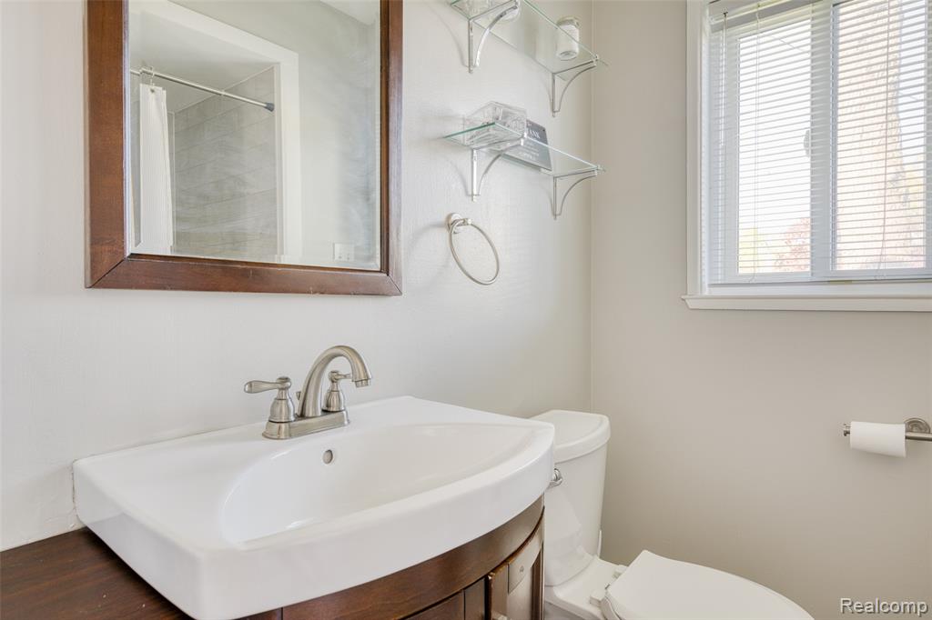 10094 Elizabeth Lake Road, White Lake, MI — Photo 21