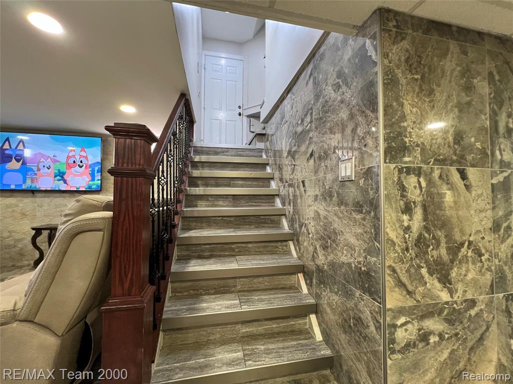 6410 Orchard Avenue, Dearborn, MI 48126 — Photo 31