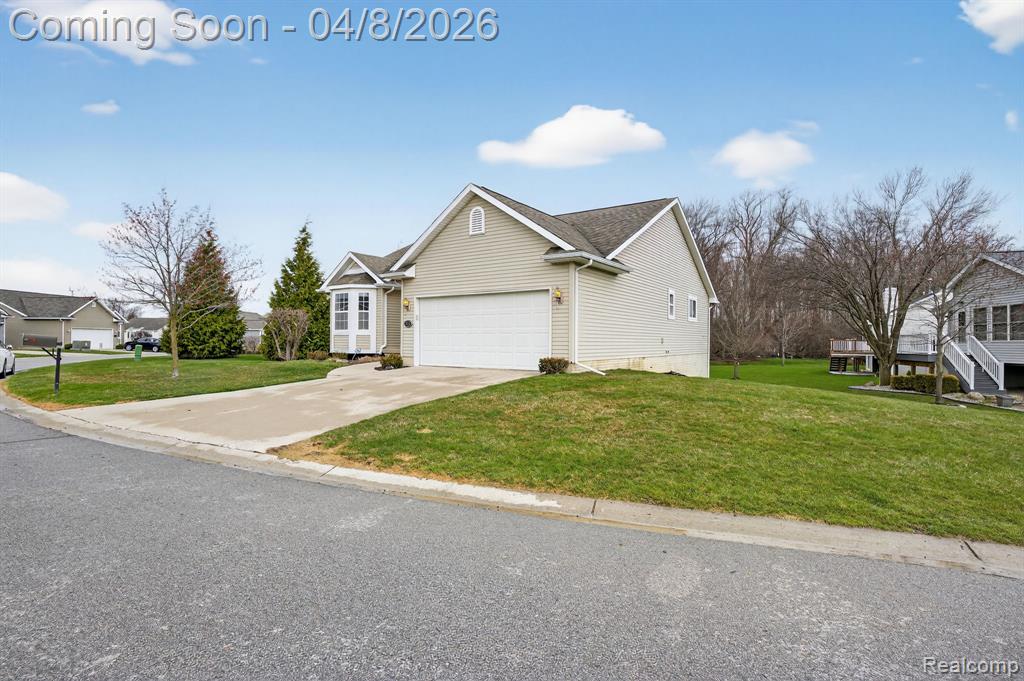 4475 Cross Creek Boulevard, Burton, MI 48509 — Photo 4