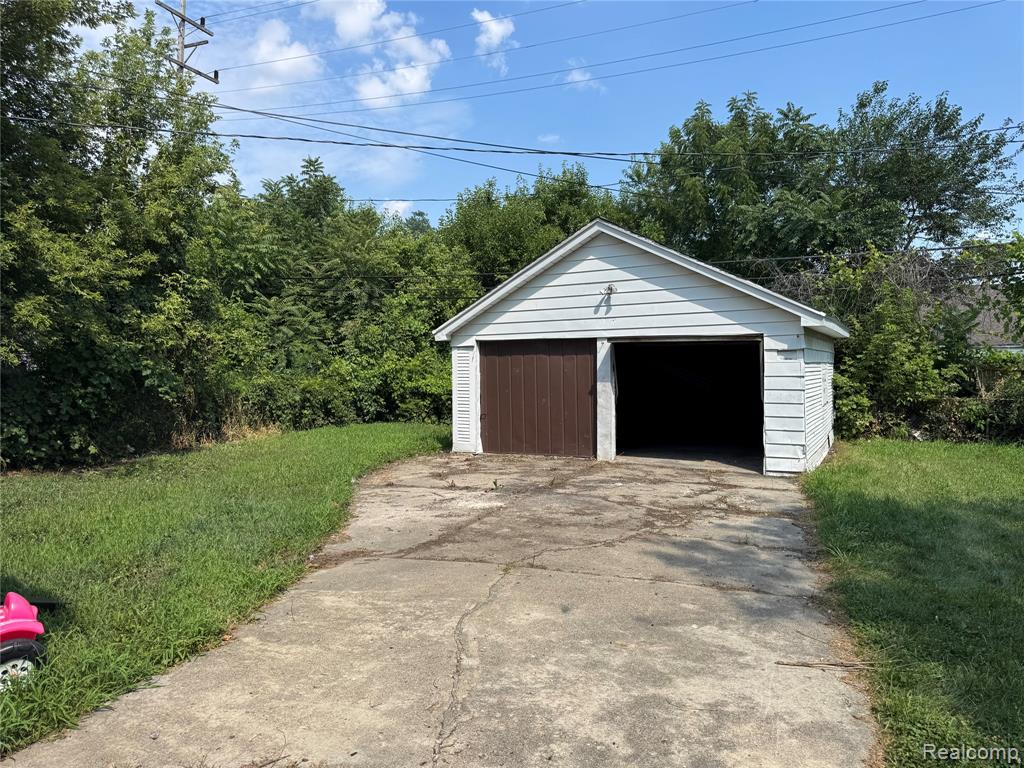 6380 Rosemont Avenue, Detroit, MI 48228 — Photo 11