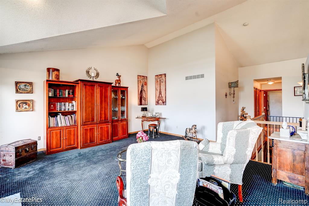 1807 PEBBLE CREEK Drive, Canton, MI 48188 — Photo 12