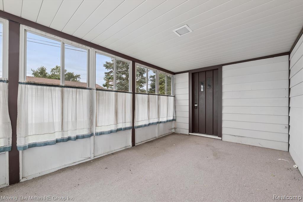 6484 Huntleigh Street, Garden City, MI — Photo 37