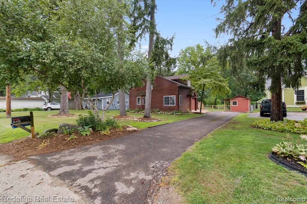 8416 Arlis Avenue, Commerce Twp, MI 48382 — Photo 3