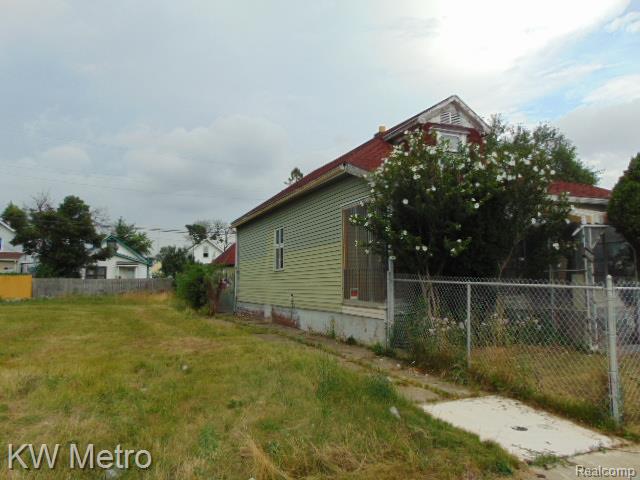 12938 Mitchell Street, Hamtramck, MI 48212 — Photo 3