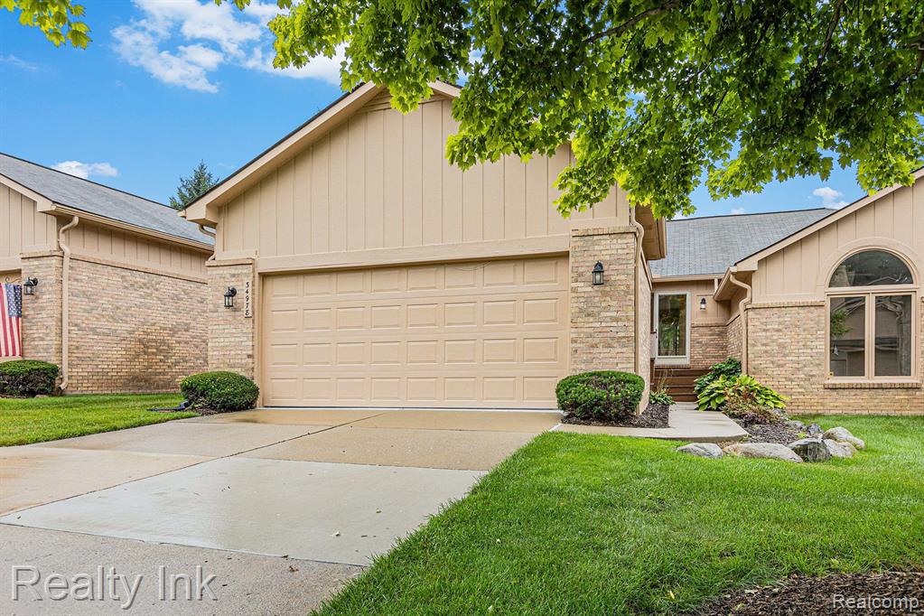 34978 WHITE PINE Trail, Farmington Hills, MI 48335 — Photo 15