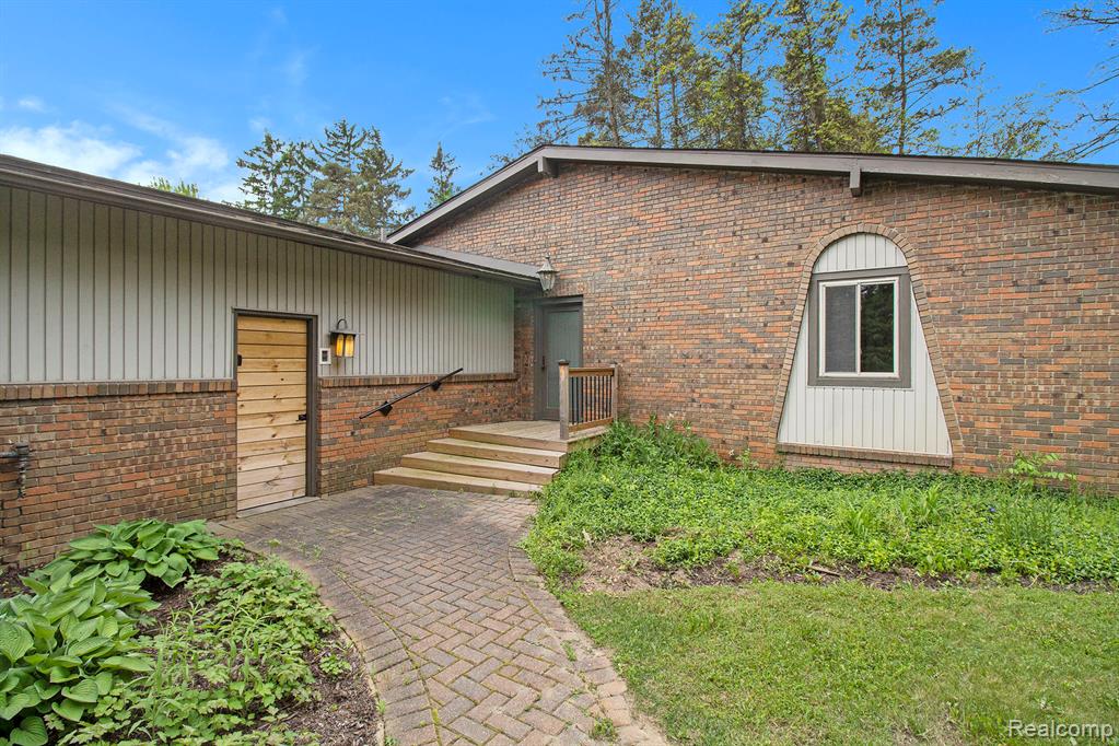 7831 Caberfae Trail, Clarkston, MI 48348 — Photo 28