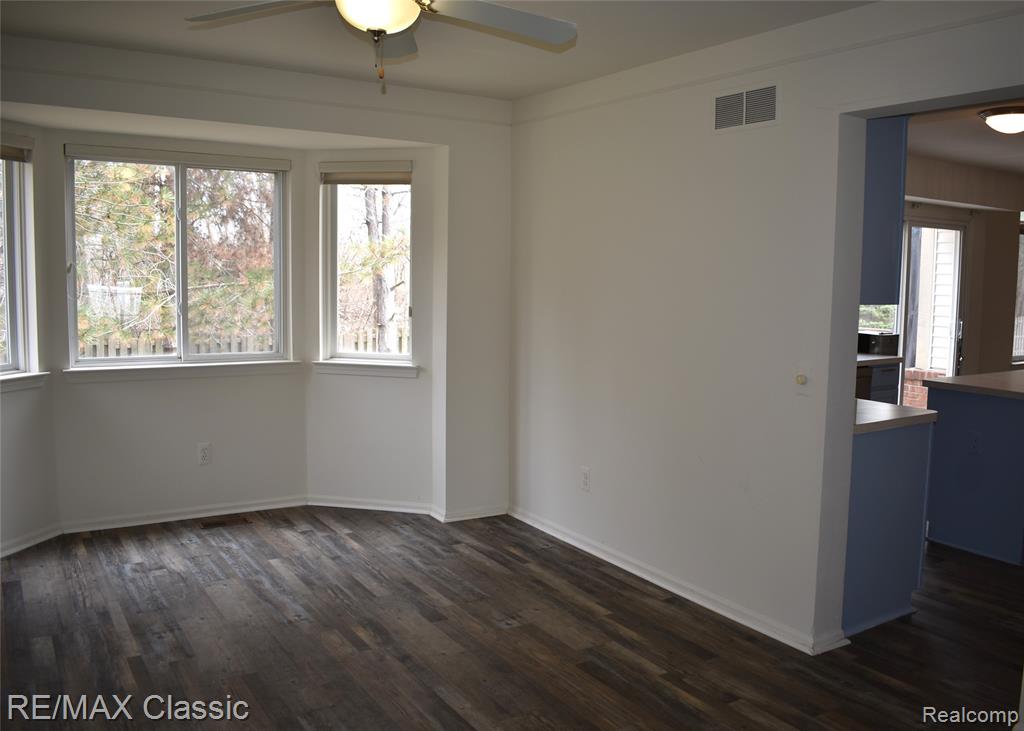 201 Columbia Drive, South Lyon, MI 48178 — Photo 14