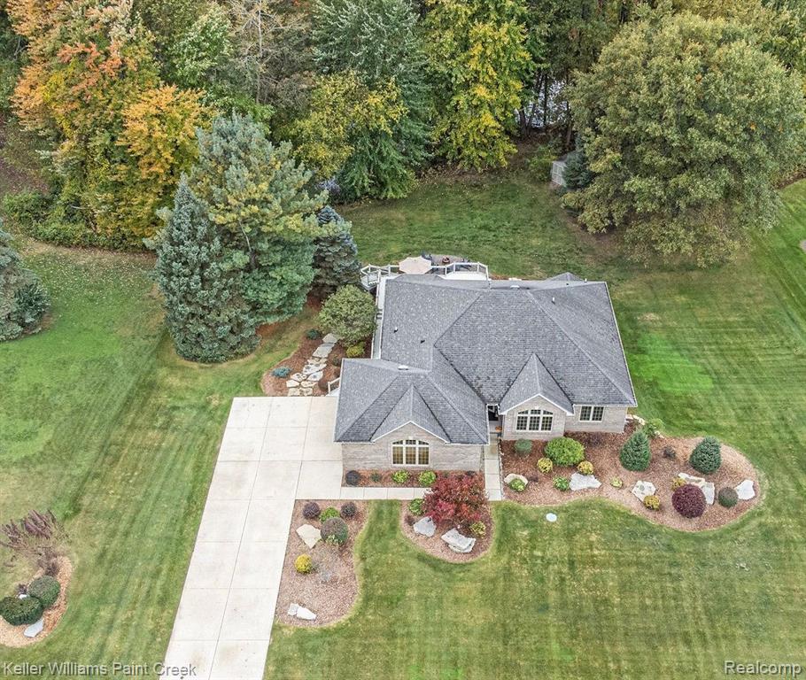 556 ORCHARD RIDGE Drive, Lake Orion, MI 48362 — Photo 2