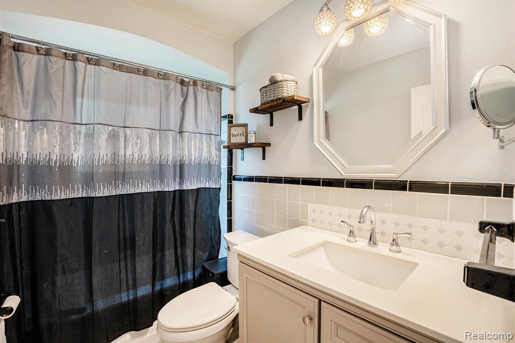 422 Jeffrey Avenue, Royal Oak, MI 48073 — Photo 11