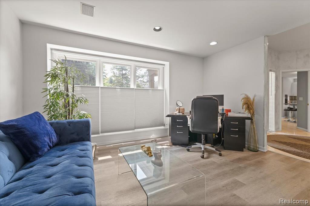 7570 Danbury Circle, West Bloomfield, MI — Photo 27