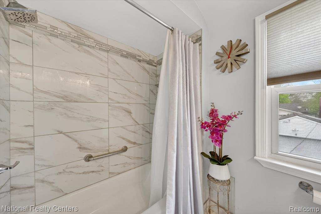 3956 HARVARD Road, Detroit, MI 48224 — Photo 29