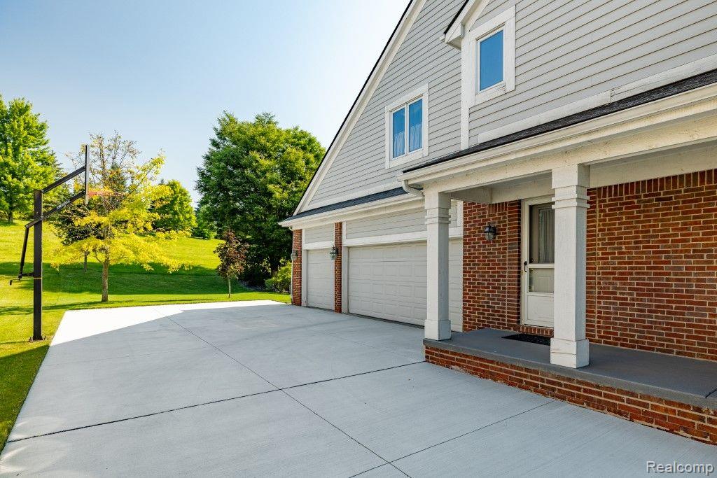50988 W HILLS Drive, Plymouth, MI 48170 — Photo 31