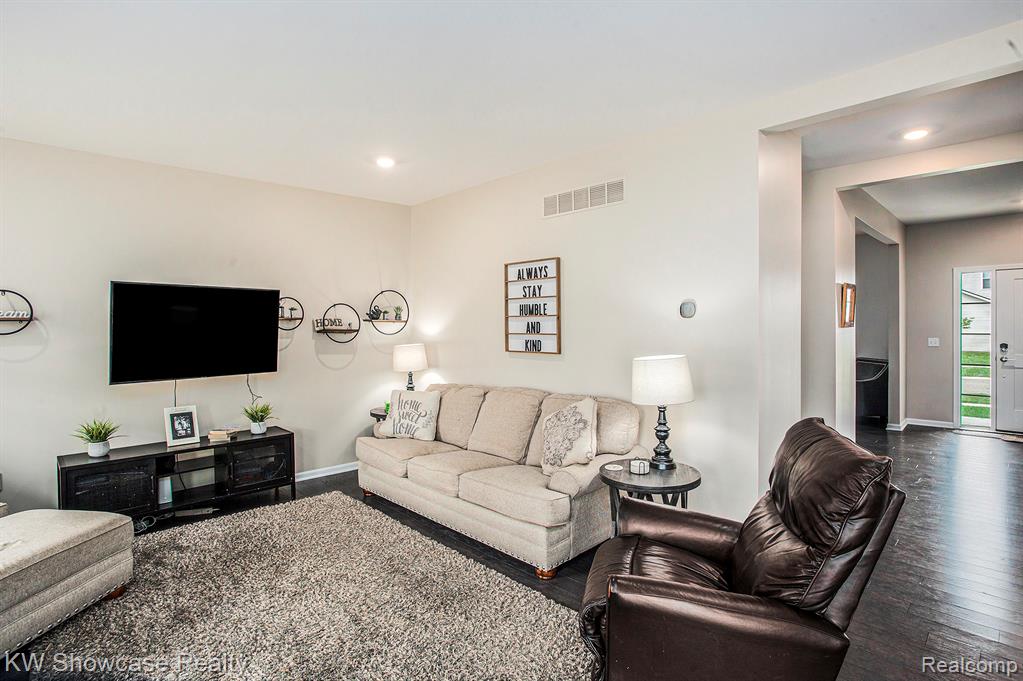 8341 Sharon Drive, White Lake, MI — Photo 4