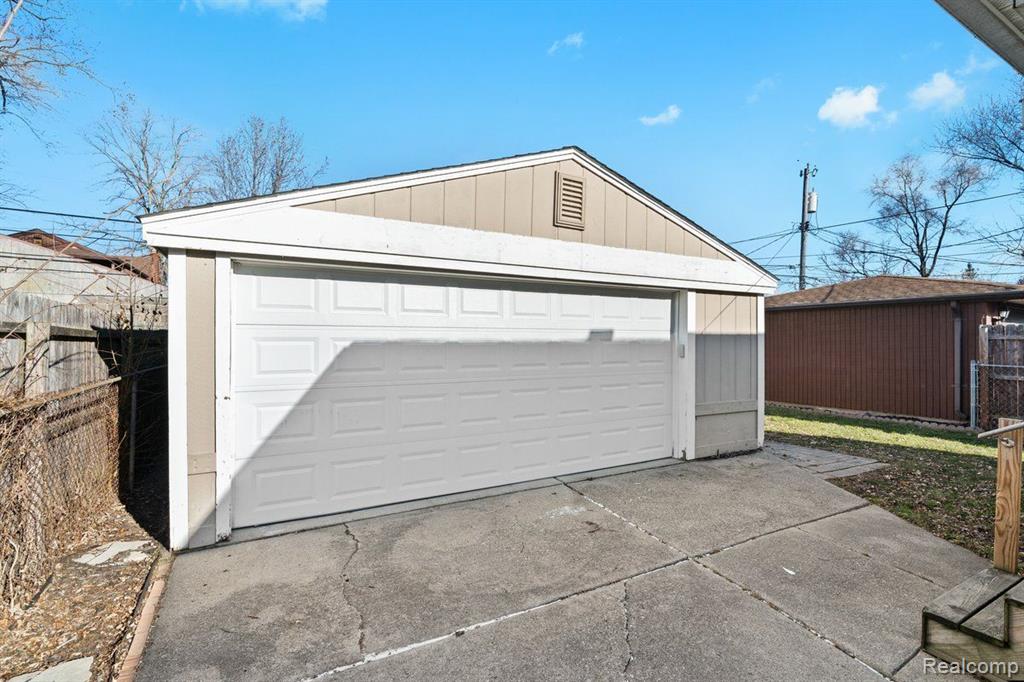 8241 KALTZ, Center Line, MI 48015 — Photo 5