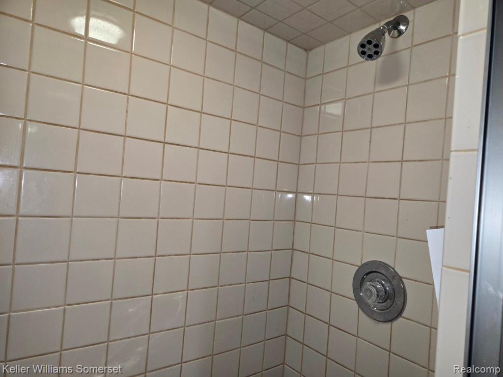 41314 Wessel Drive, Sterling Heights, MI 48313 — Photo 41