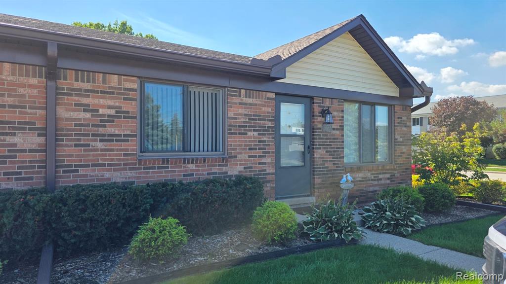 30766 Quinkert Street, Roseville, MI 48066