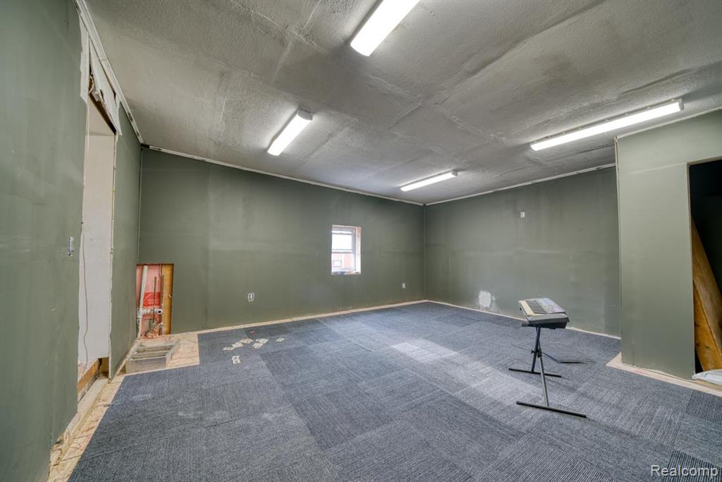 10325 Cadieux Road, Detroit, MI 48224 — Photo 21