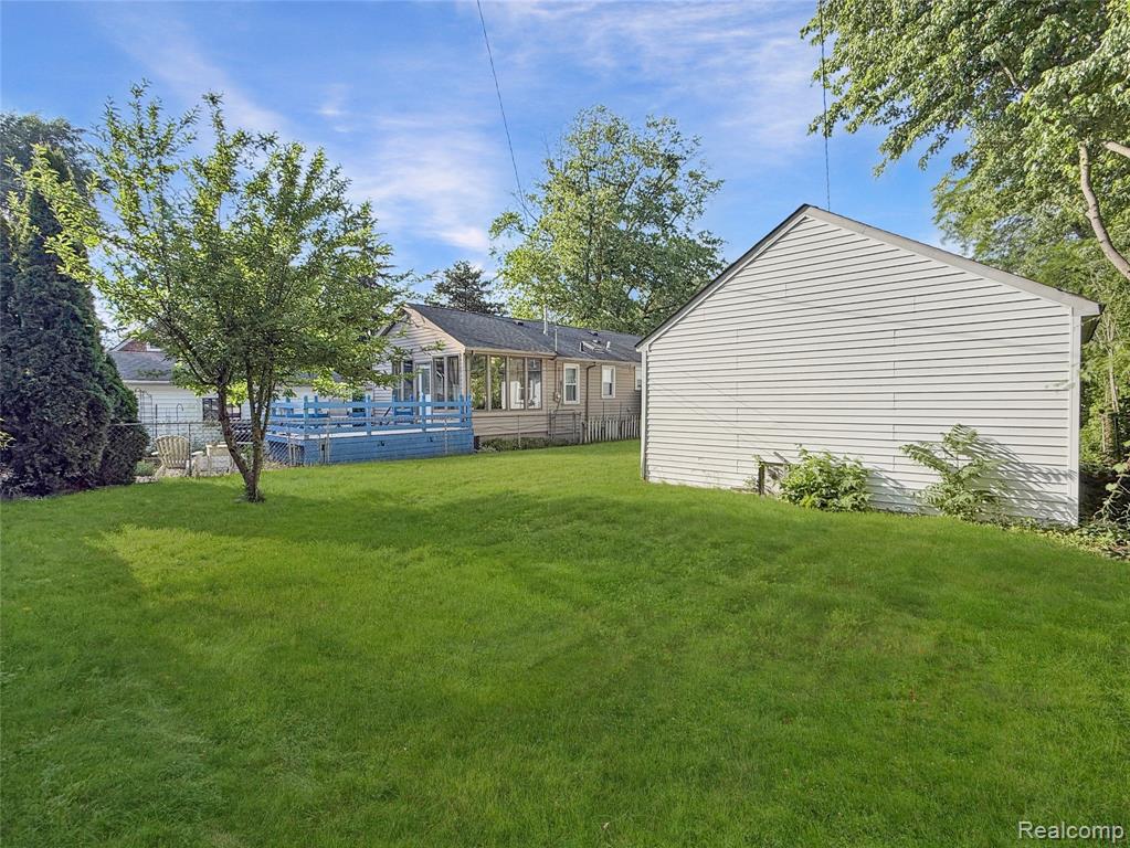 4993 Gateshead Street, Grosse Pointe, MI 48236 — Photo 29
