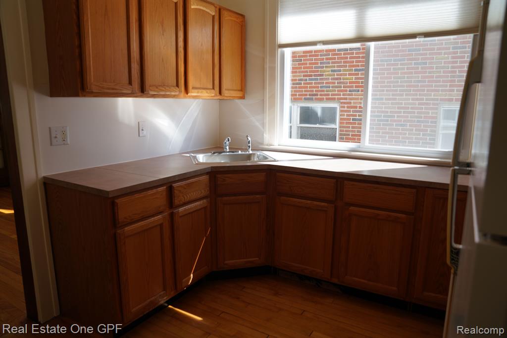 909 NOTTINGHAM Road, Grosse Pointe Park, MI 48230 — Photo 10