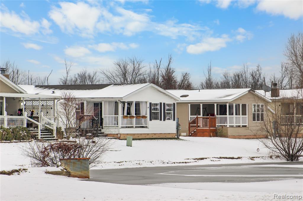 29224 Hidden River, Gibraltar, MI — Photo 4