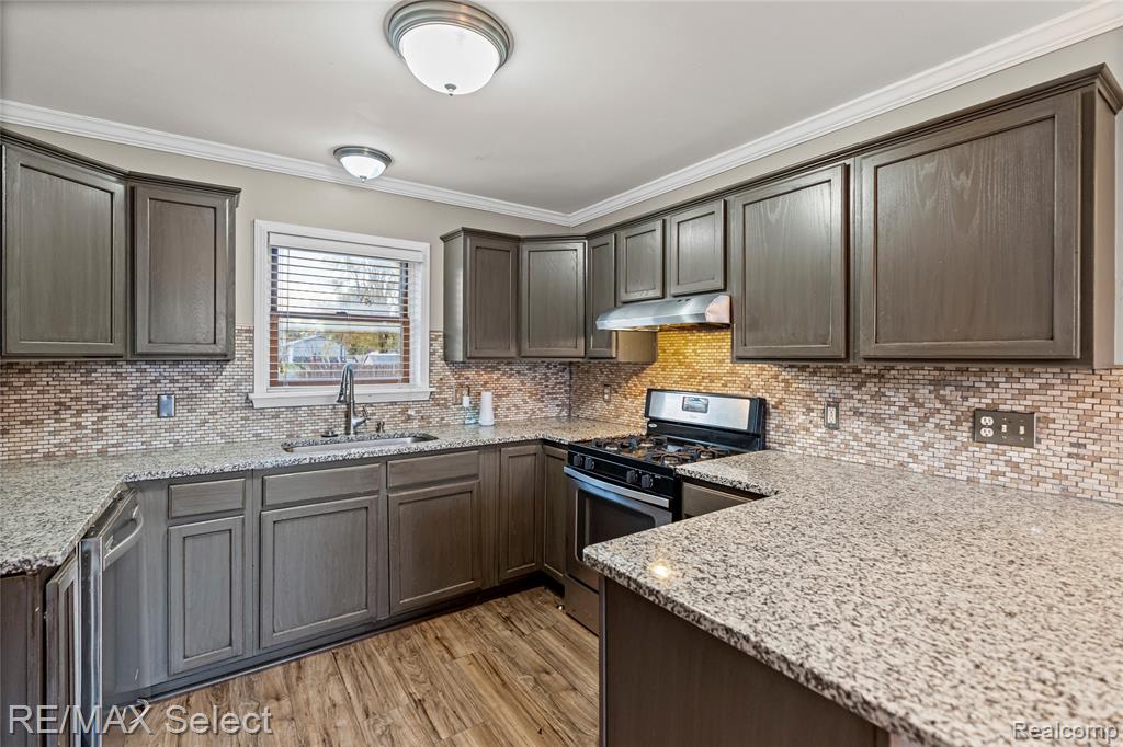631 Center Street, Chesaning, MI 48616 — Photo 7