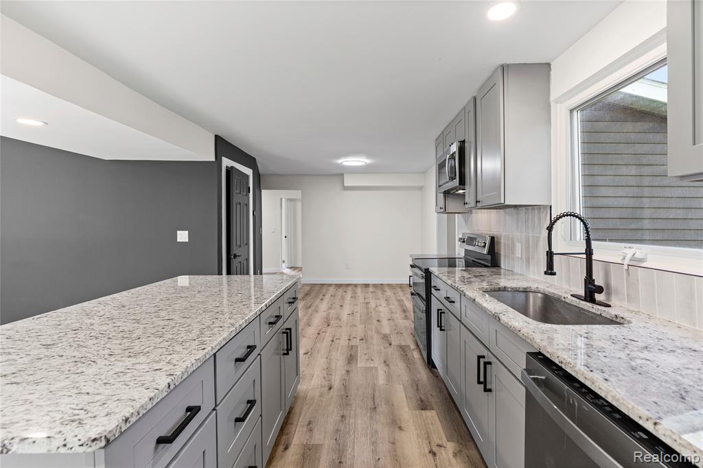 1460 W Silverbell Road, Lake Orion, MI — Photo 30