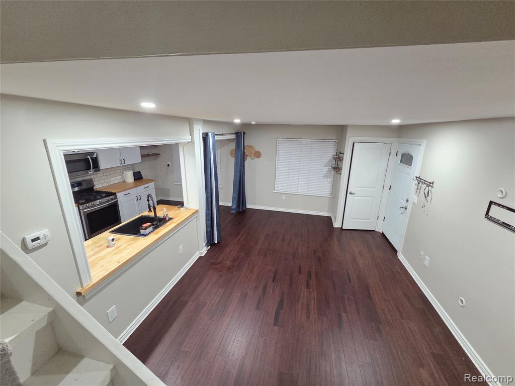39845 Village Wood Lane, 379, Novi, MI — Photo 14